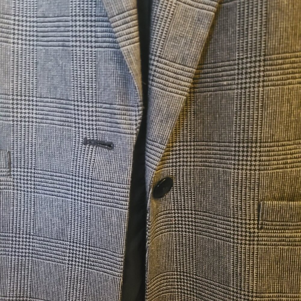 Men's Suit - Picture 5 of 8